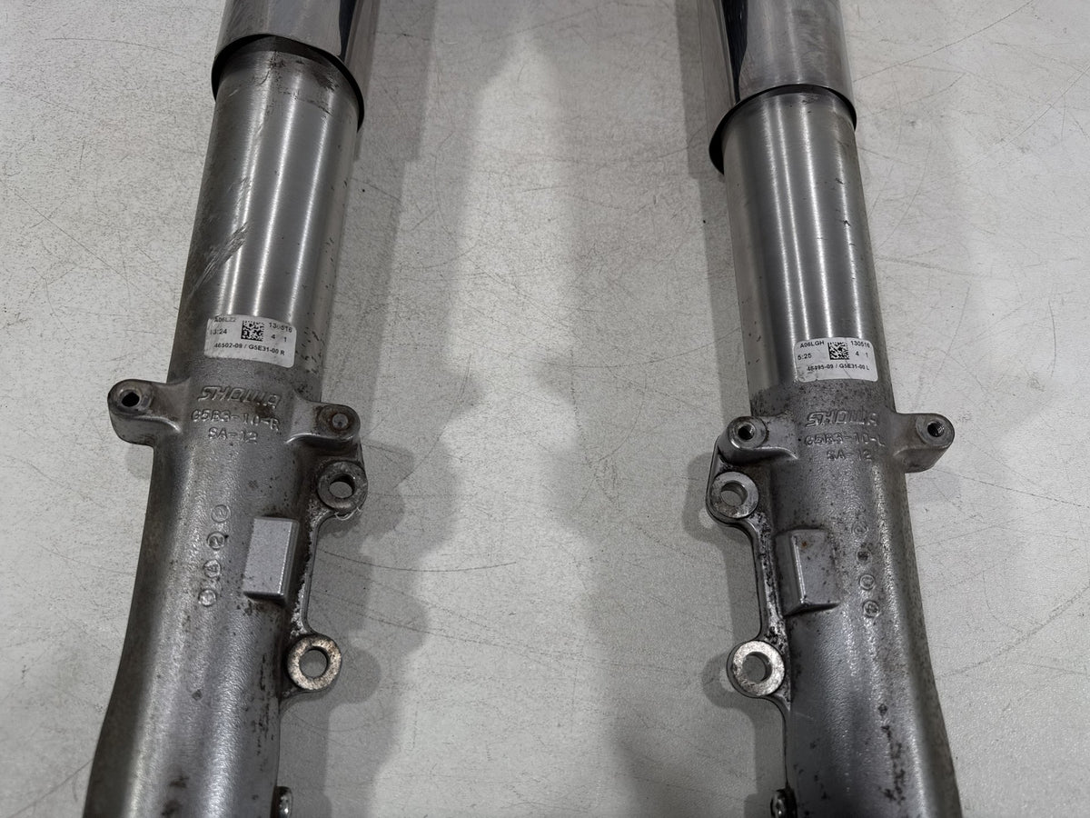 2013 Harley Street Glide Touring Front Triple Tree Set & LH RH Fork Legs Sliders