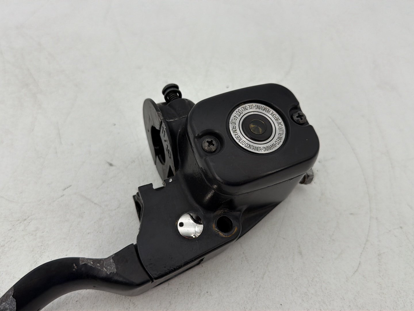 2007 - 2012 Harley-Davidson Touring Street Glide Front Right Brake Lever Master Cylinder 45105-05A