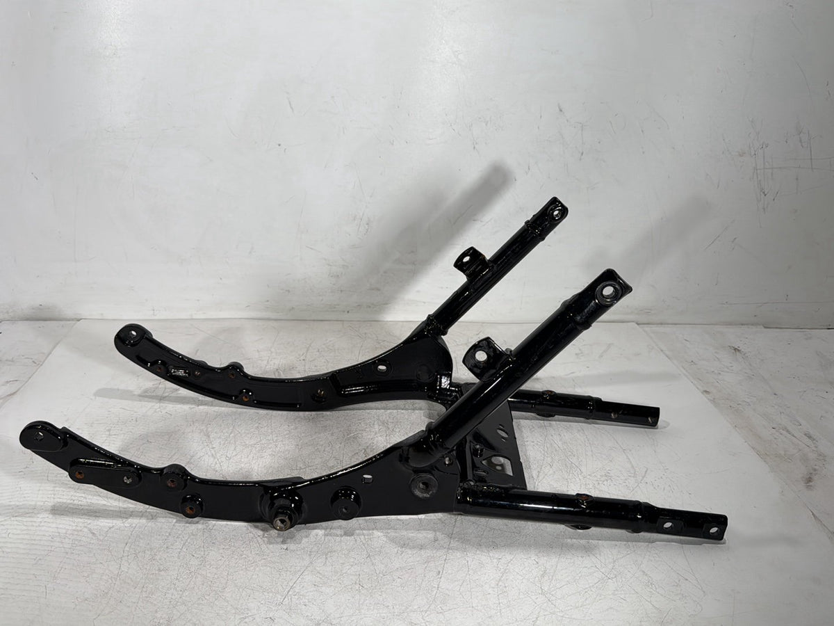 2018 Harley Road Glide Touring FLTRXS OEM Rear Back Sub Frame Rail Bar 48079-09BHP