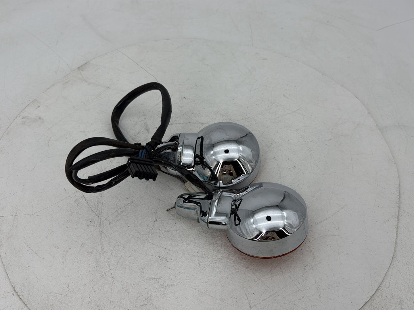 1999 - 2006 Harley-Davidson Touring Electra Glide Front Left Right Turn Signal Indicators  	68766-94