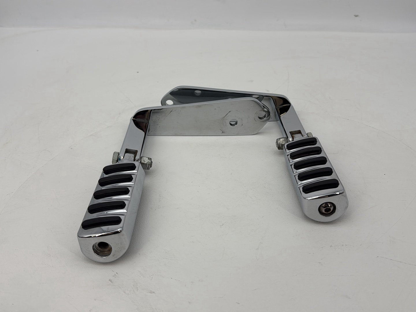 1999 - 2006 Harley-Davidson Dyna Low Rider Left & Right Driver Step Foot Rest Pegs 49354-01