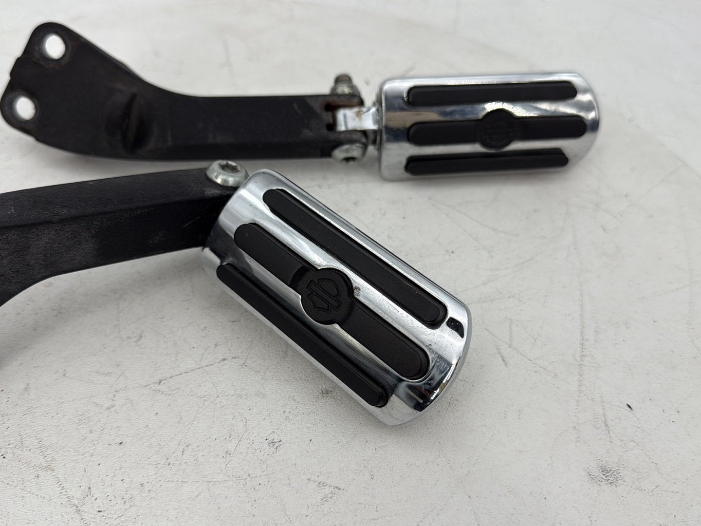 2007 - 2017 Harley-Davidson Dyna Super Glide Custom Passenger Left & Right Foot Pegs 50130-95A