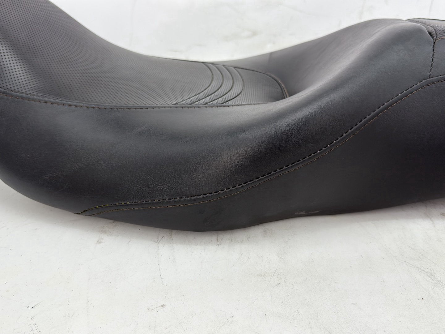2007 Harley Street Glide Touring FLHX OEM Passenger Rider Driver Seat Saddle