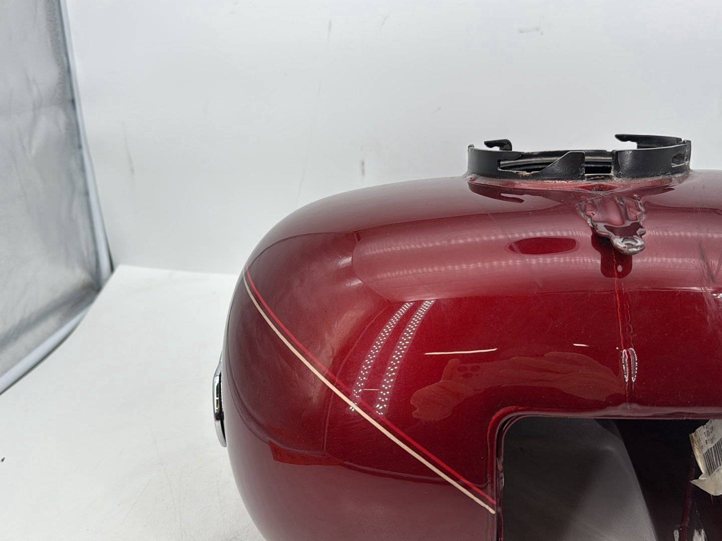 2007 - 2011 Harley-Davidson Touring Electra Glide Ultra Fuel Gas Tank Gasoline Reservoir 61356-08