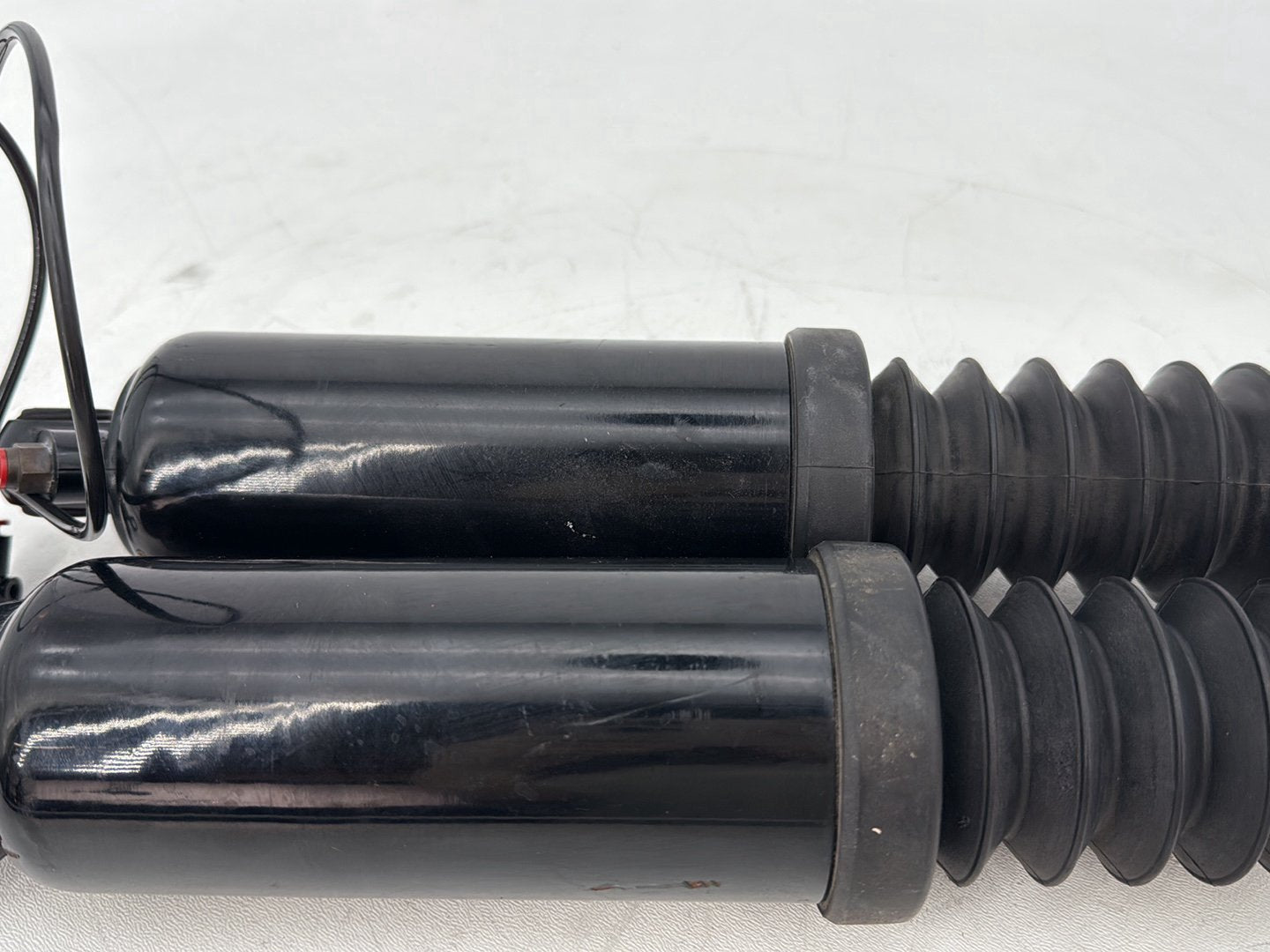 2007 - 2012 Harley-Davidson Touring Electra Glide Ultra Rear Left Right Shock Absorbers 54565-97C