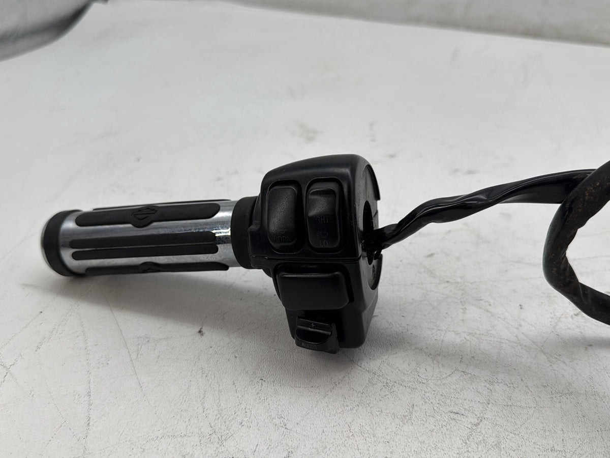 2006 Harley Touring FLHTCI Electra Glide Classic OEM Left Turn Signal Headlight Switches Controls