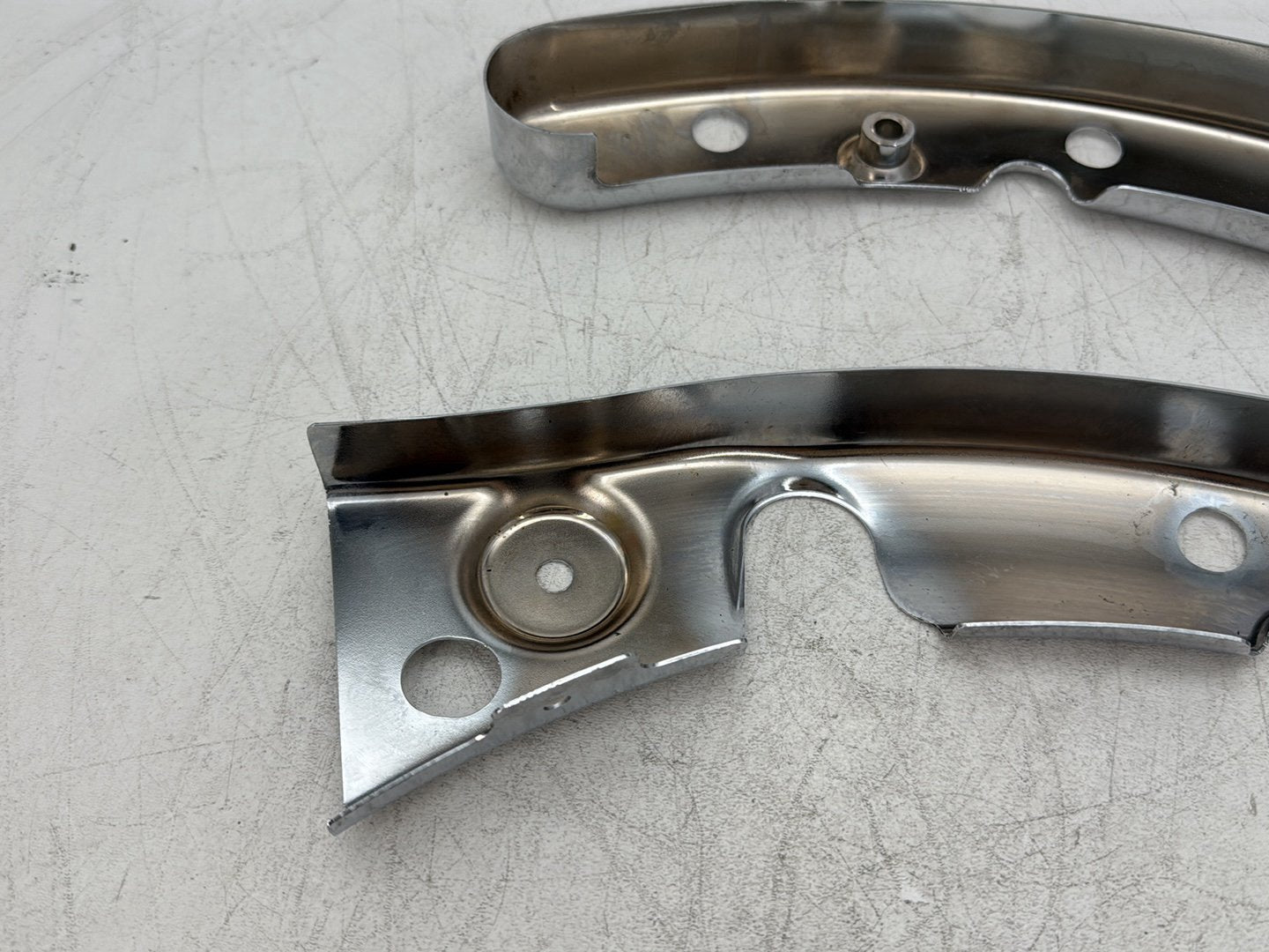 2010 Harley Street Glide Touring FLHX OEM Rear Left Right Fender Struts Bracket