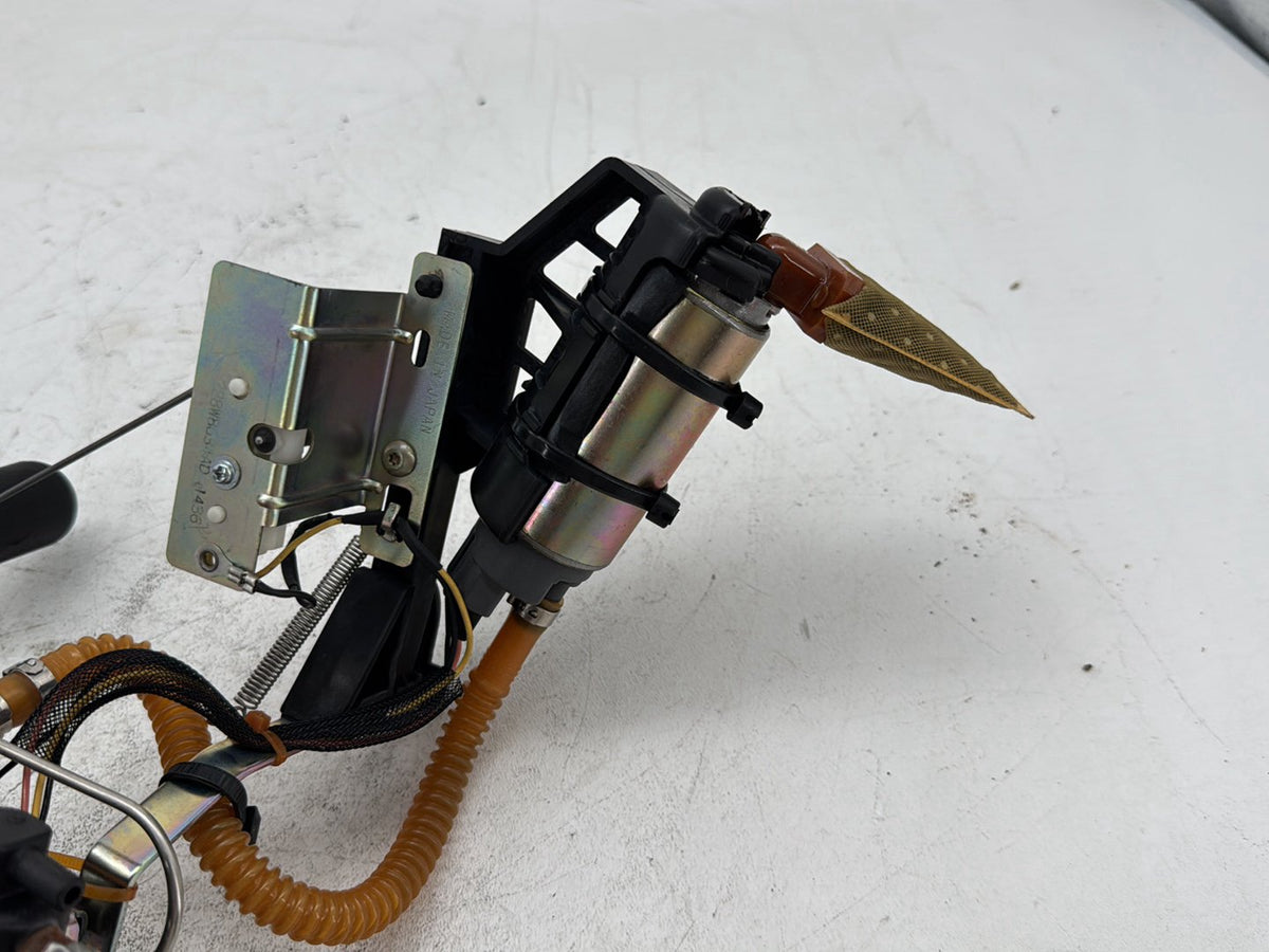 2006 Harley Street Glide Touring FLHXI OEM Fuel Pump Gas Gasoline Petrol Sending