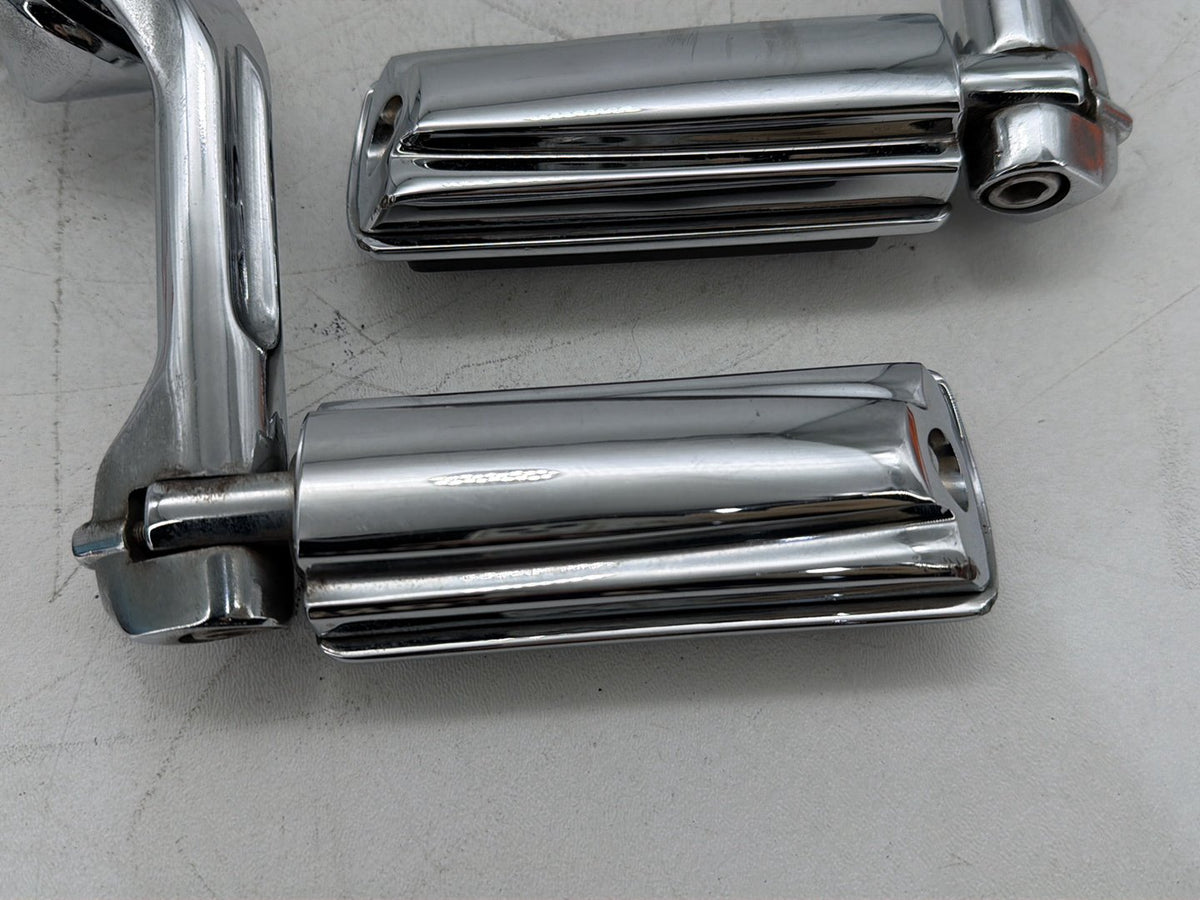 2007 Harley Electra Glide Touring Ultra OEM Front Right Left Highway Foot Pegs