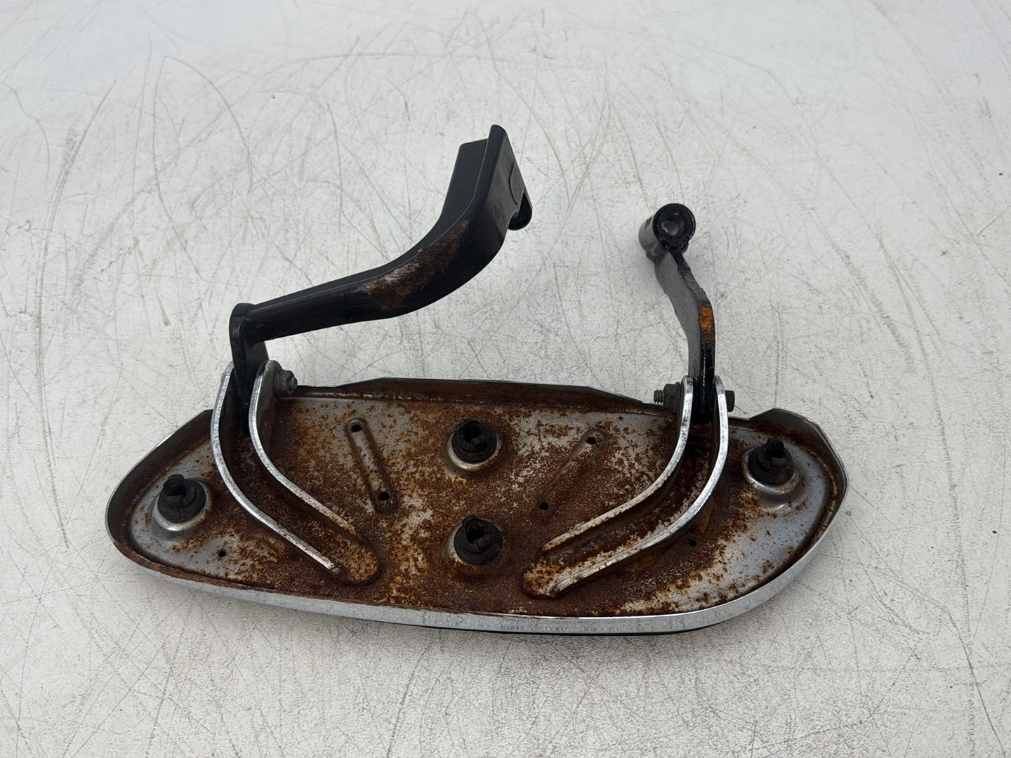 2011 Harley Street Glide Touring FLHX OEM Left Driver 1 Floorboard Foot Rest
