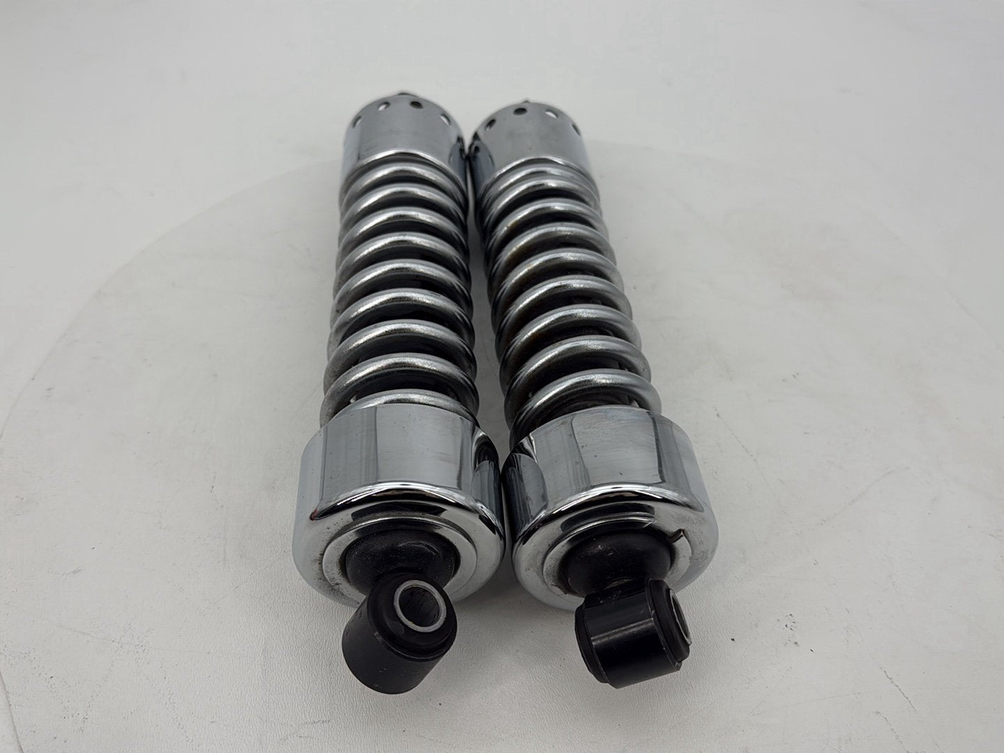 2007 - 2017 Harley-Davidson Dyna Wide Glide Rear Left Right Shock Absorbers 54615-01