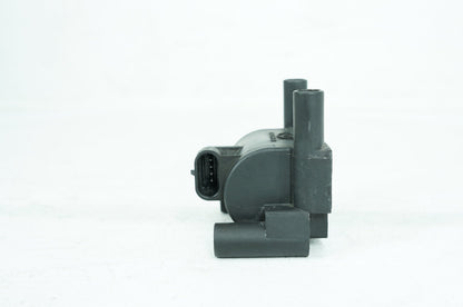 2010 Harley-Davidson Touring FLHX - Ignition Coil Spark Igniter PN: 31696-07A