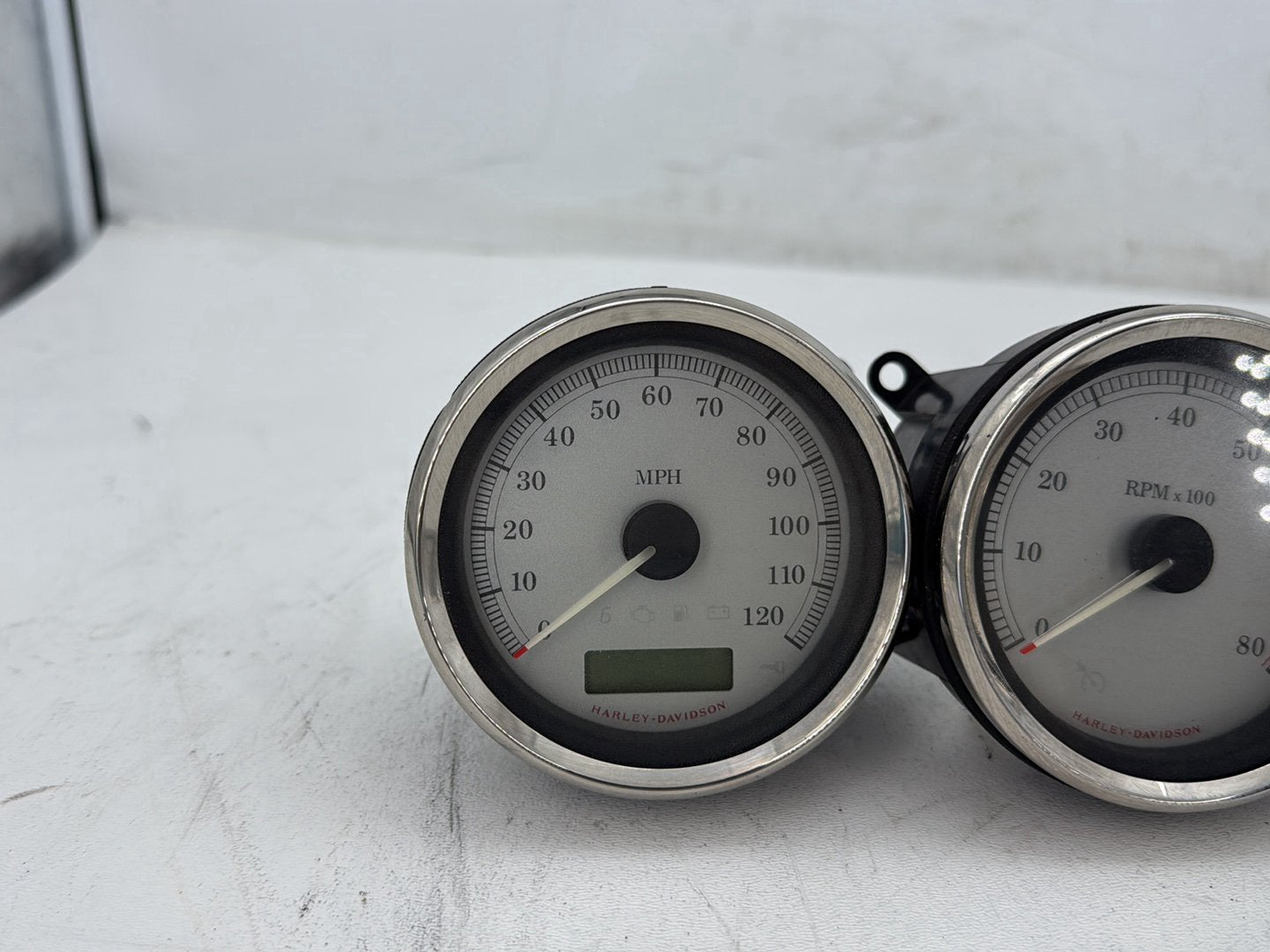2007 Harley Street Glide Touring OEM Air Oil Volt Fuel Tacho Speedo Gauges 44K