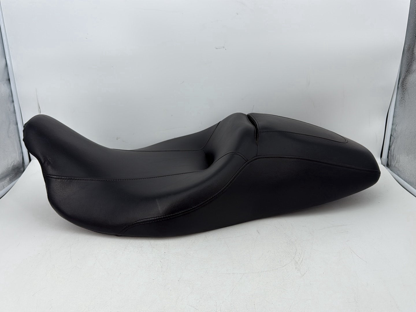 Harley-Davidson Misc  Passenger Rider Driver Seat Saddle 52164-09B