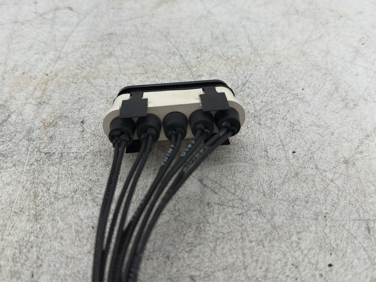 2005 Harley Electra Glide FLHTI OEM Dash Indicator Lamp Wire Plug 68789-96A