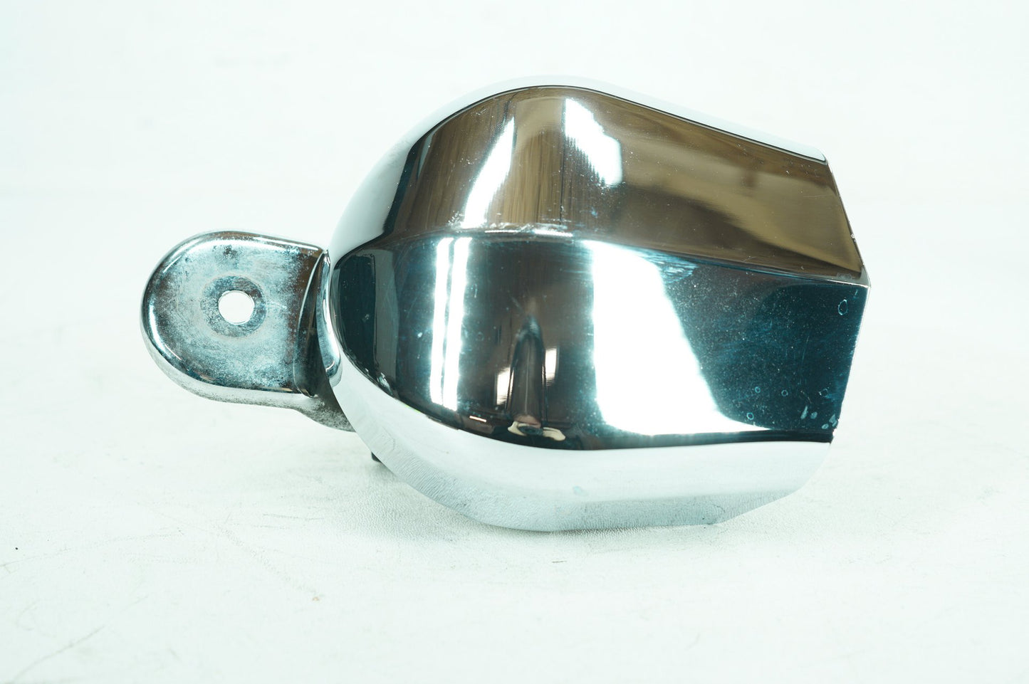 2007 - 2014 Harley-Davidson Dyna Super Glide Custom Horn Signal Klaxon Chrome Cover 69012-93A