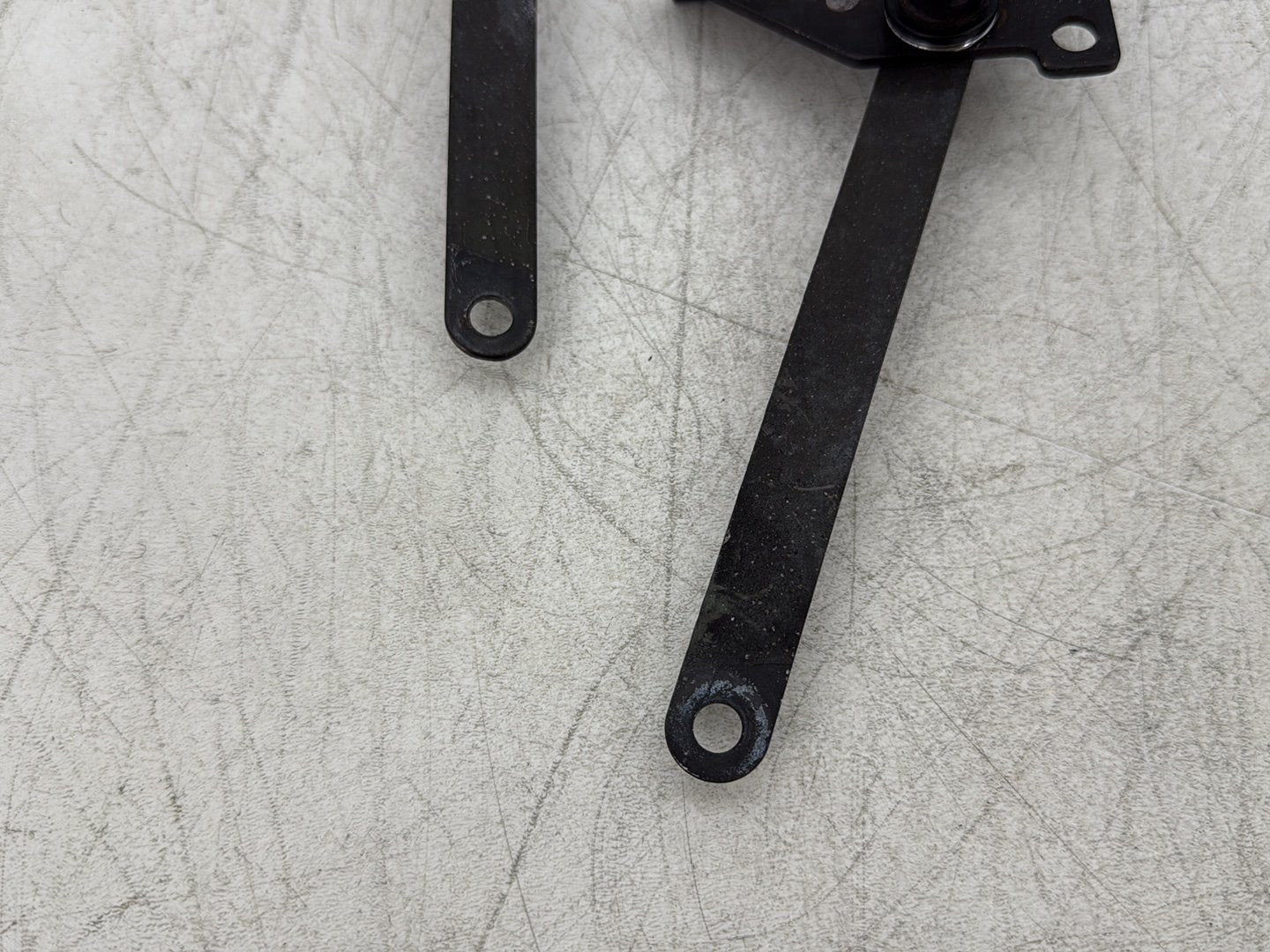 2004 Harley Road King Touring Custom FLHRSI OEM Rear Left & Right Fender Support Bracket
