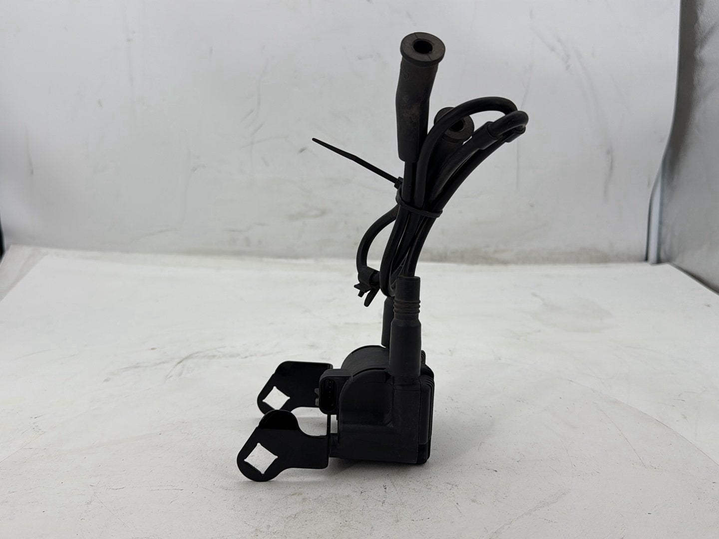 2007 Harley Street Glide Touring FLHX OEM Ignition Coil Spark Plugs Cable