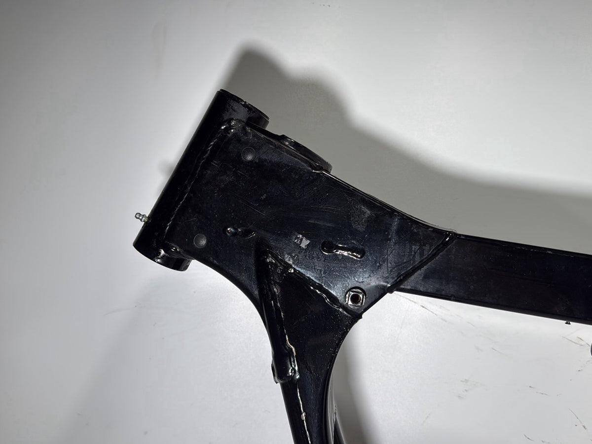 2002 Harley Touring Screamin Eagle Road King OEM Body Main Frame Chassis CLN CLR