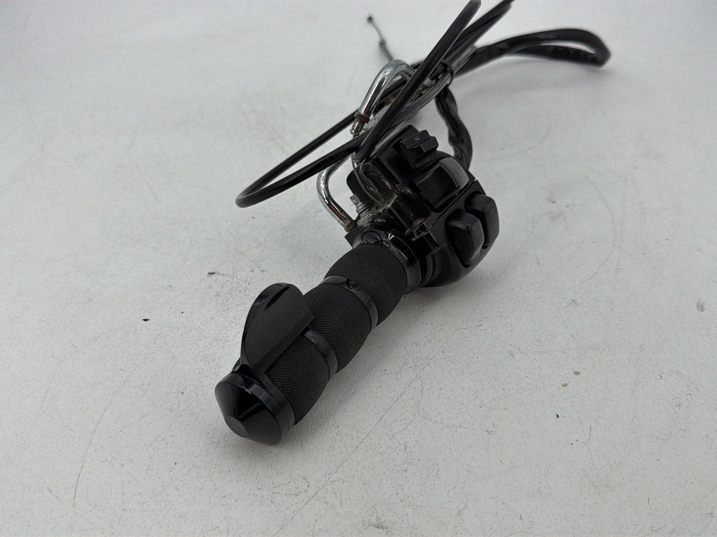 2007 - 2012 Harley-Davidson Touring Street Glide Right Engine Start Kill Switches Controls w/ Hand Grip, Idle Throttle Cables