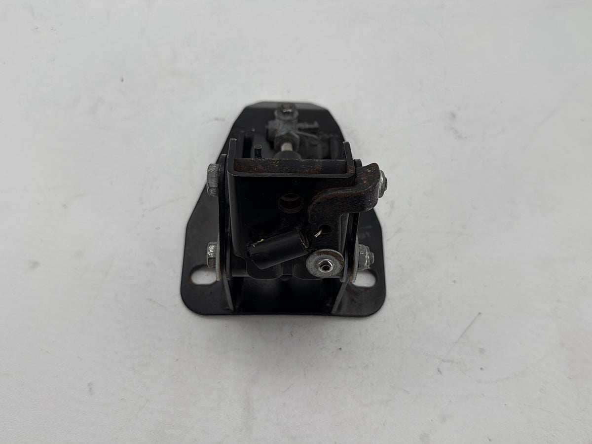 2005 Harley Electra Touring CVO Adjustable Rider Backrest Lift Mount 52482-01A