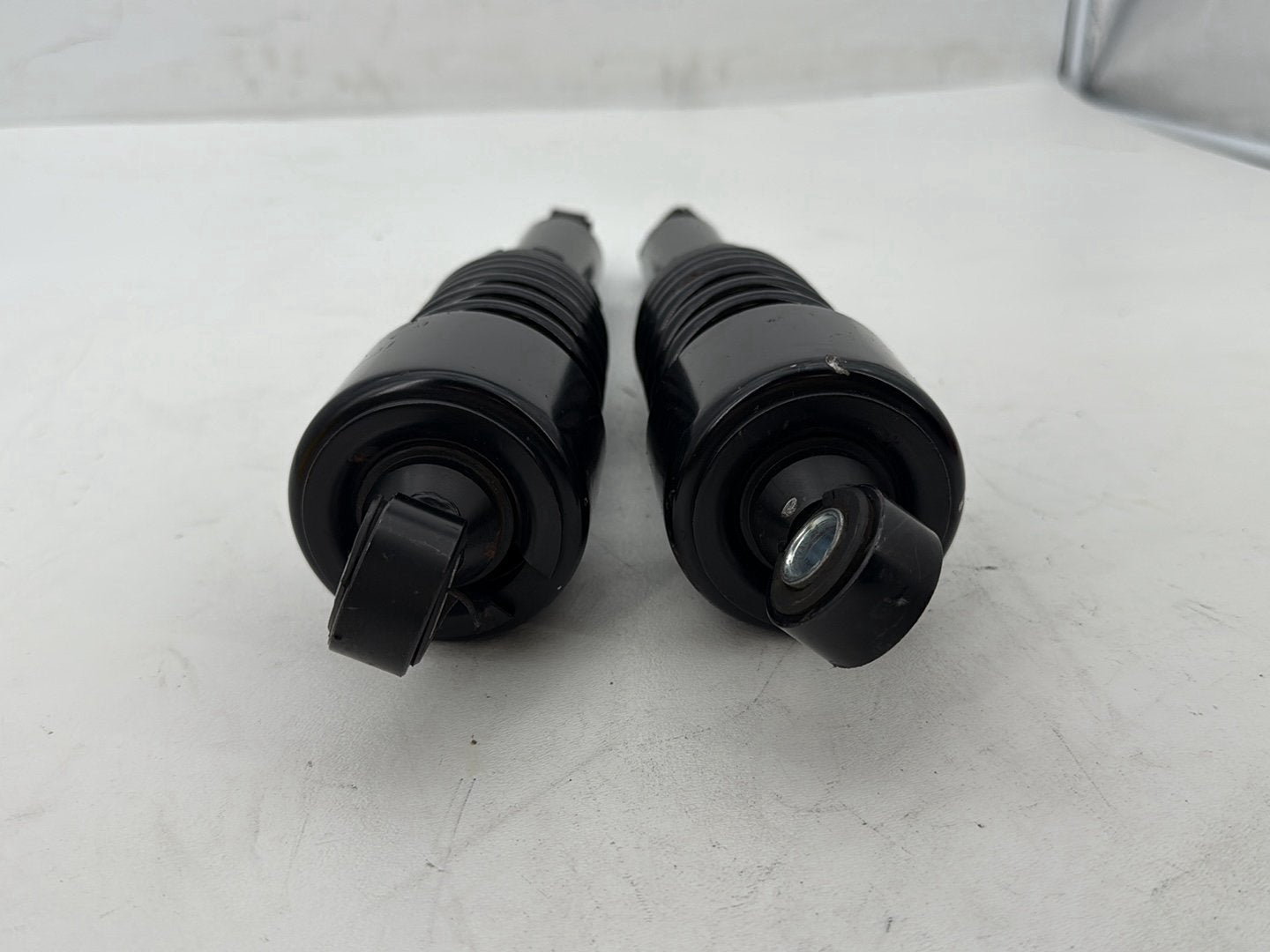 2013 Harley Street Glide Touring FLHX OEM Rear Left Right Shock Absorbers