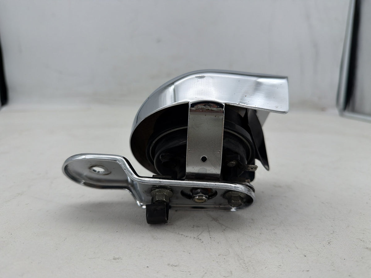 2003 Harley Electra Glide Touring Ultra OEM Horn Signal Klaxon Chrome Cover