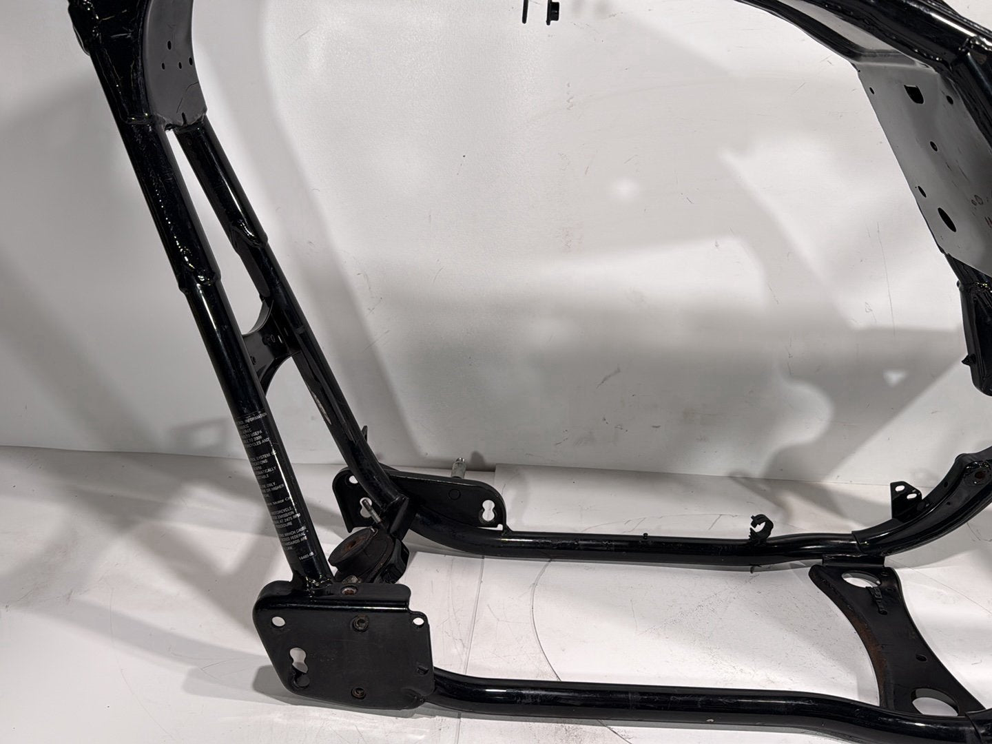 1999 - 2006 Harley-Davidson Touring Electra Glide Ultra Body Main Frame Chassis CLN CLR 47900-02A