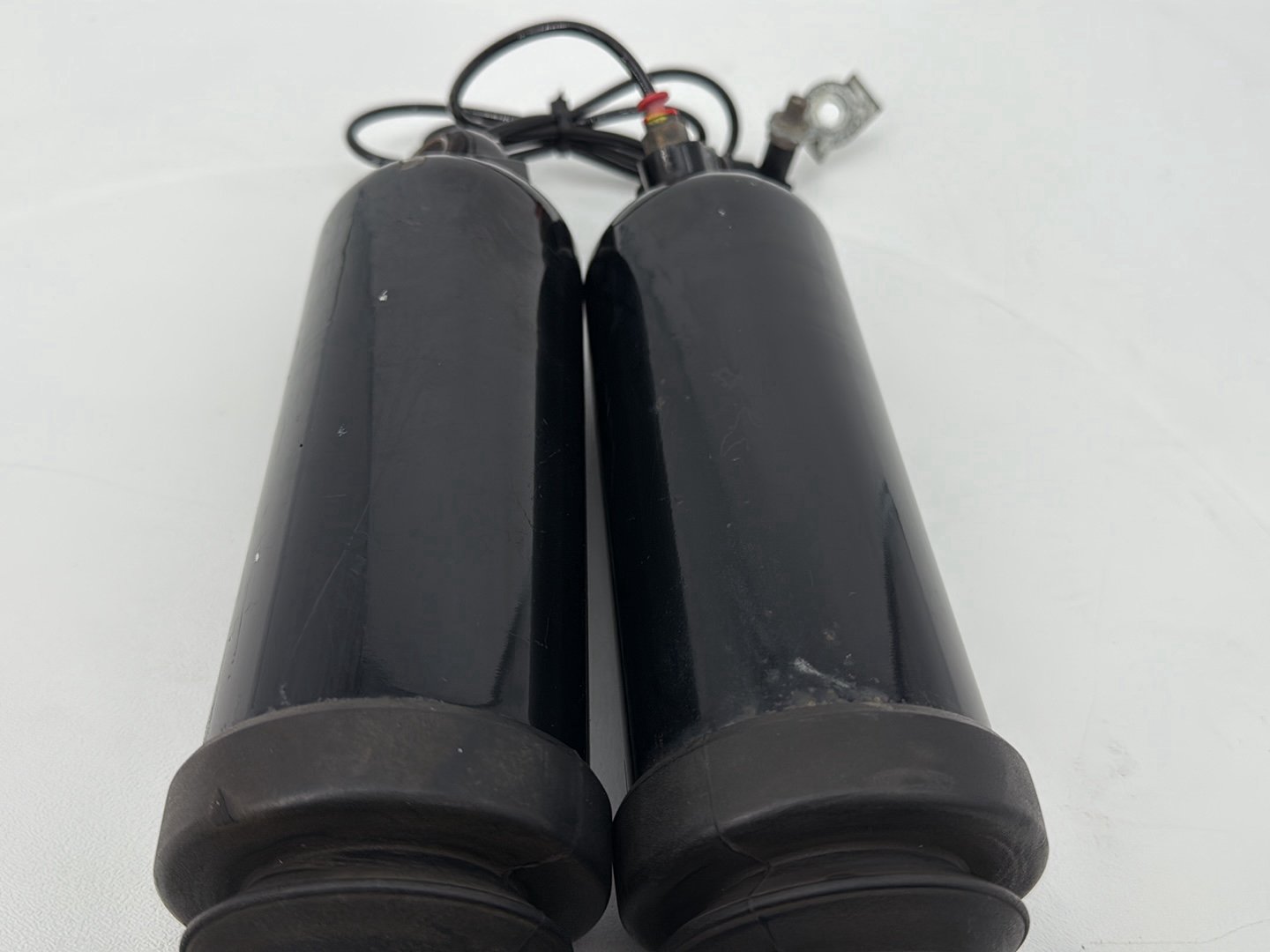 2007 - 2011 Harley-Davidson Touring Street Glide Rear Left Right Shock Absorbers 54662-09