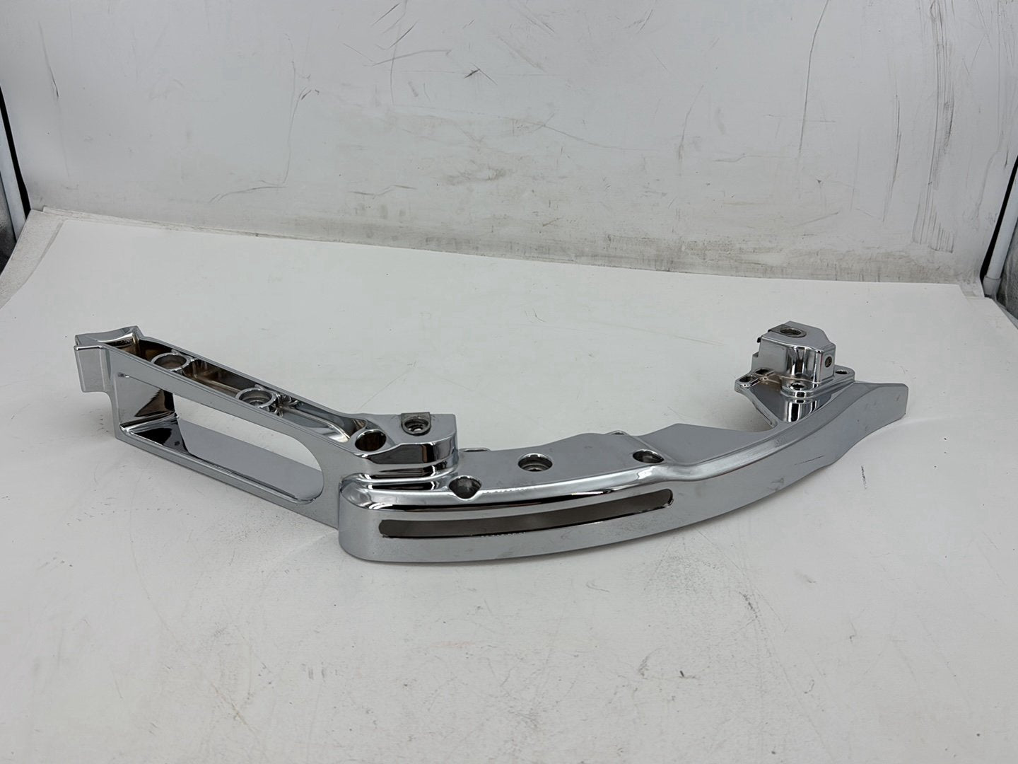 2014 Harley Electra Glide Touring CVO Screamin Eagle OEM Rear Left 1 Fender Strut Bracket