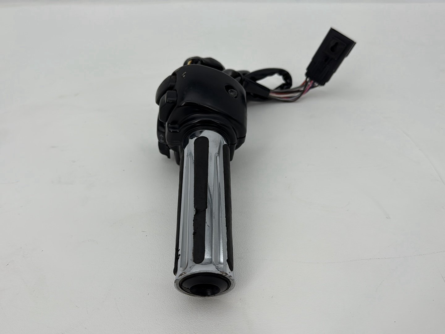 2007 - 2011 Harley-Davidson Touring Street Glide Right Engine Start Kill Switches Controls 71564-96