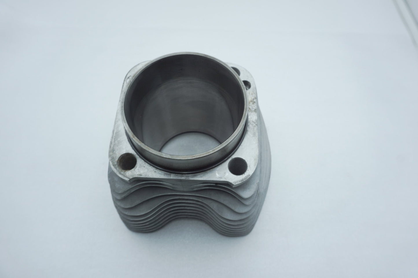1999 - 2006 Harley-Davidson Dyna Super Glide Twin Cam Engine Jug 1 Cylinder Barrel 16525-99