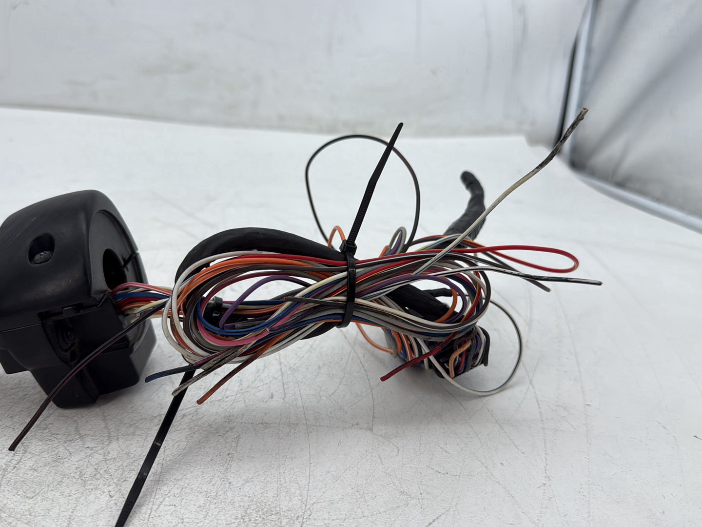 2010 Harley Street Glide Touring FLHX OEM Right Engine Start Kill Switches Controls