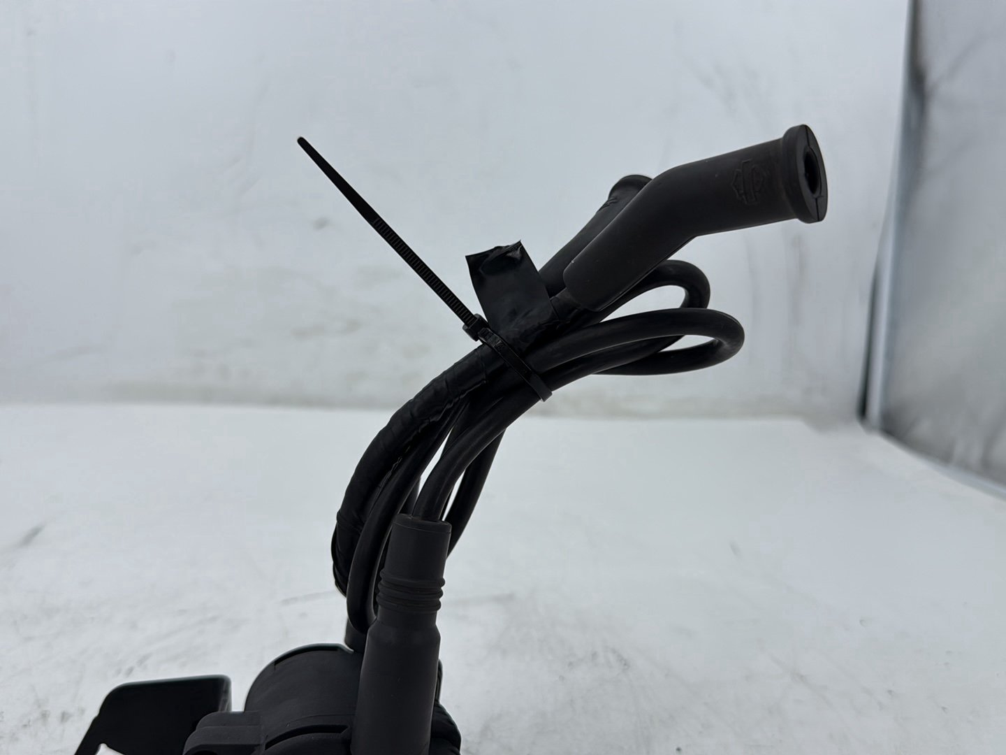2003 Harley Electra Glide Touring Ultra FLHTCUI OEM Ignition Coil Spark Plugs Cable