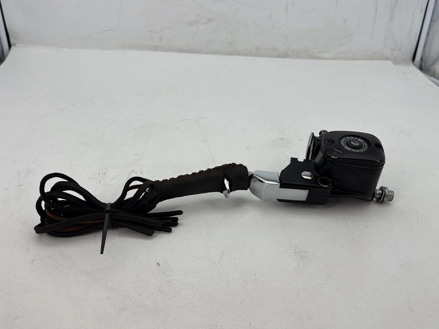 2004 Harley Softail FLSTC Heritage Classic OEM Front Right Brake Lever Master Cylinder