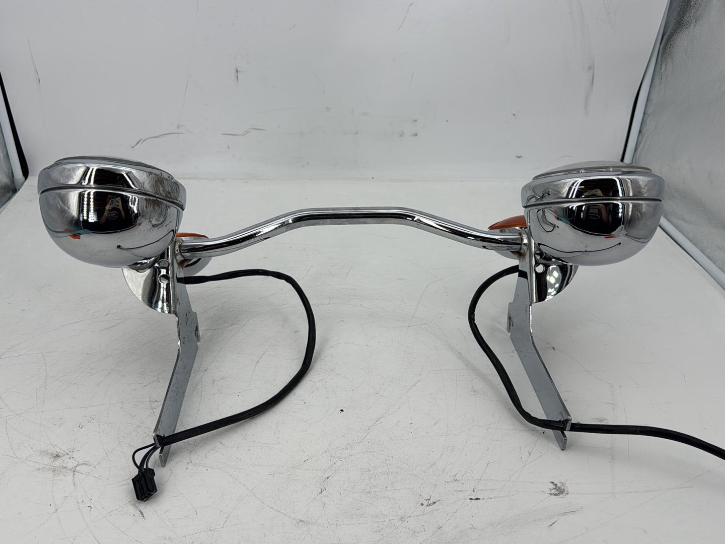 2008 Harley Touring FLHT Electra Glide OEM Front Turn Signal Indicators Aux Light Bar
