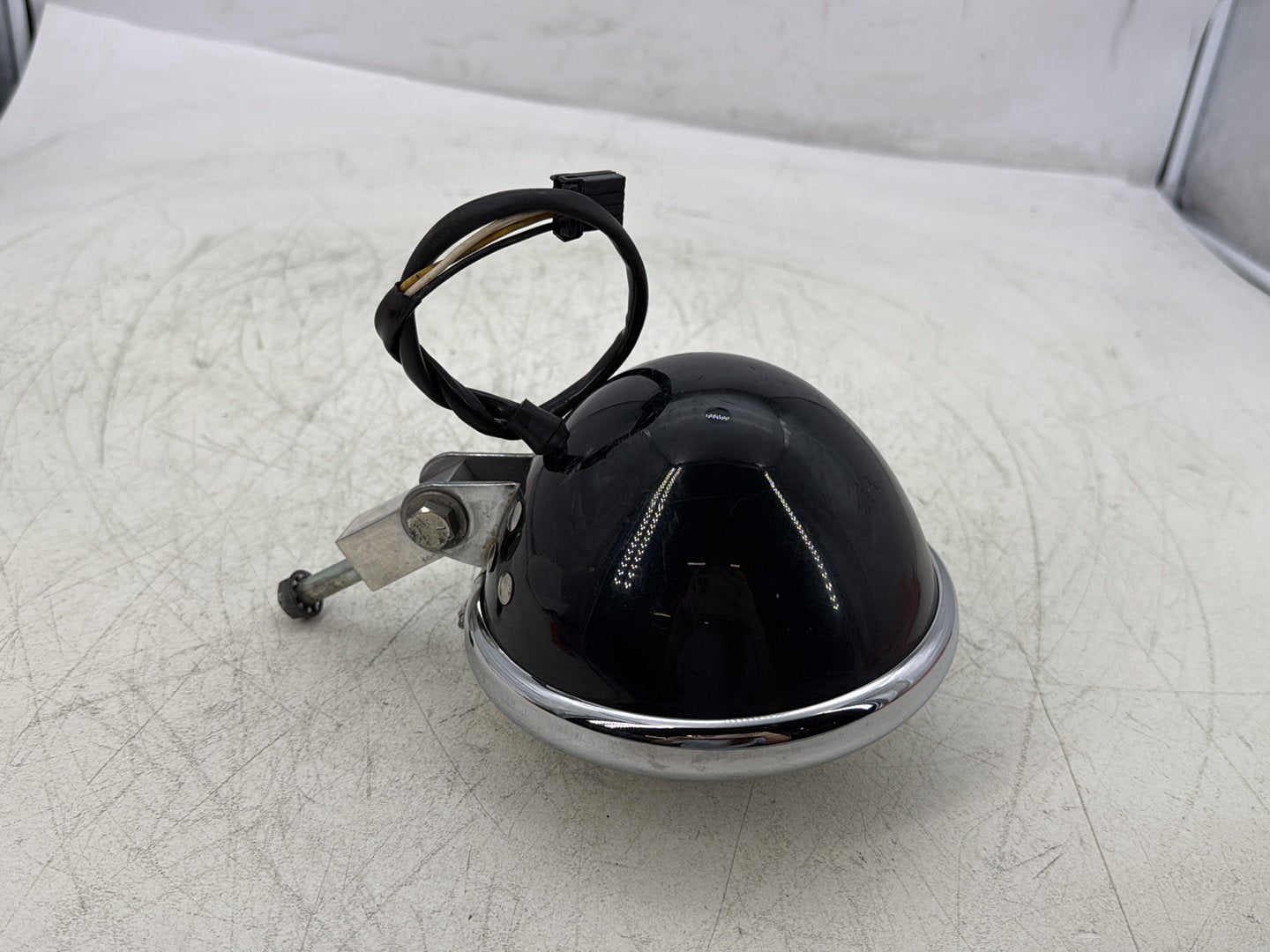 2012 Harley Dyna Super Glide Custom FXDCI OEM Headlight Headlamp Head Light Halogen
