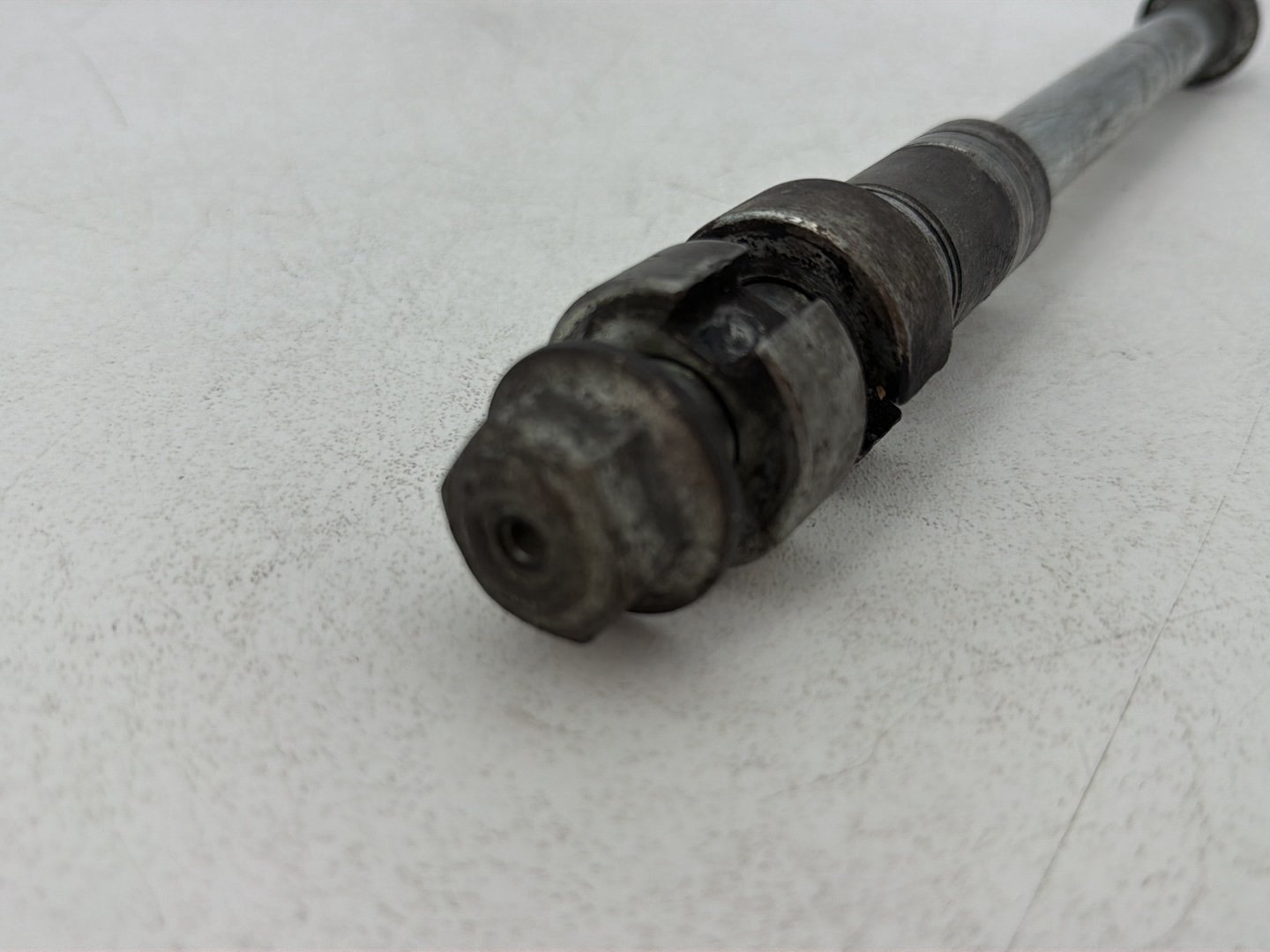 1986 - 1998 Harley-Davidson Softail Heritage Classic Rear Wheel Axle Bolt Shaft 41110-79A