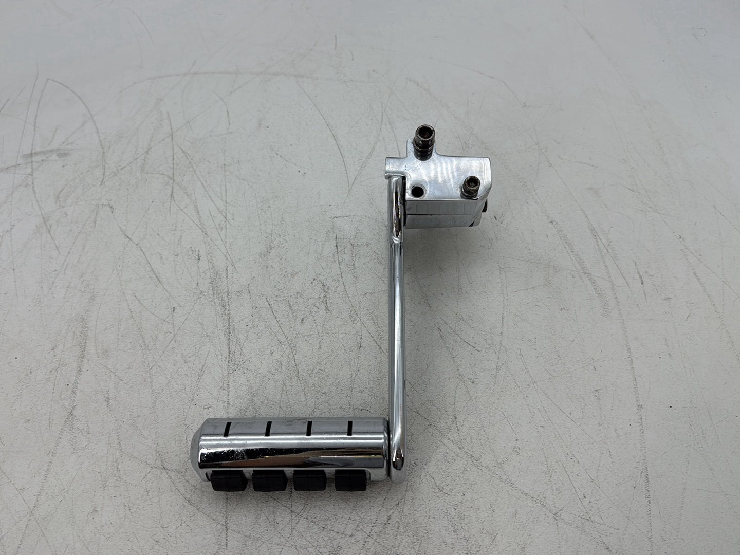 2000 Harley Touring FLHTCUI Electra Glide Ultra OEM Rear Passenger 1 Foot Peg Step Rest