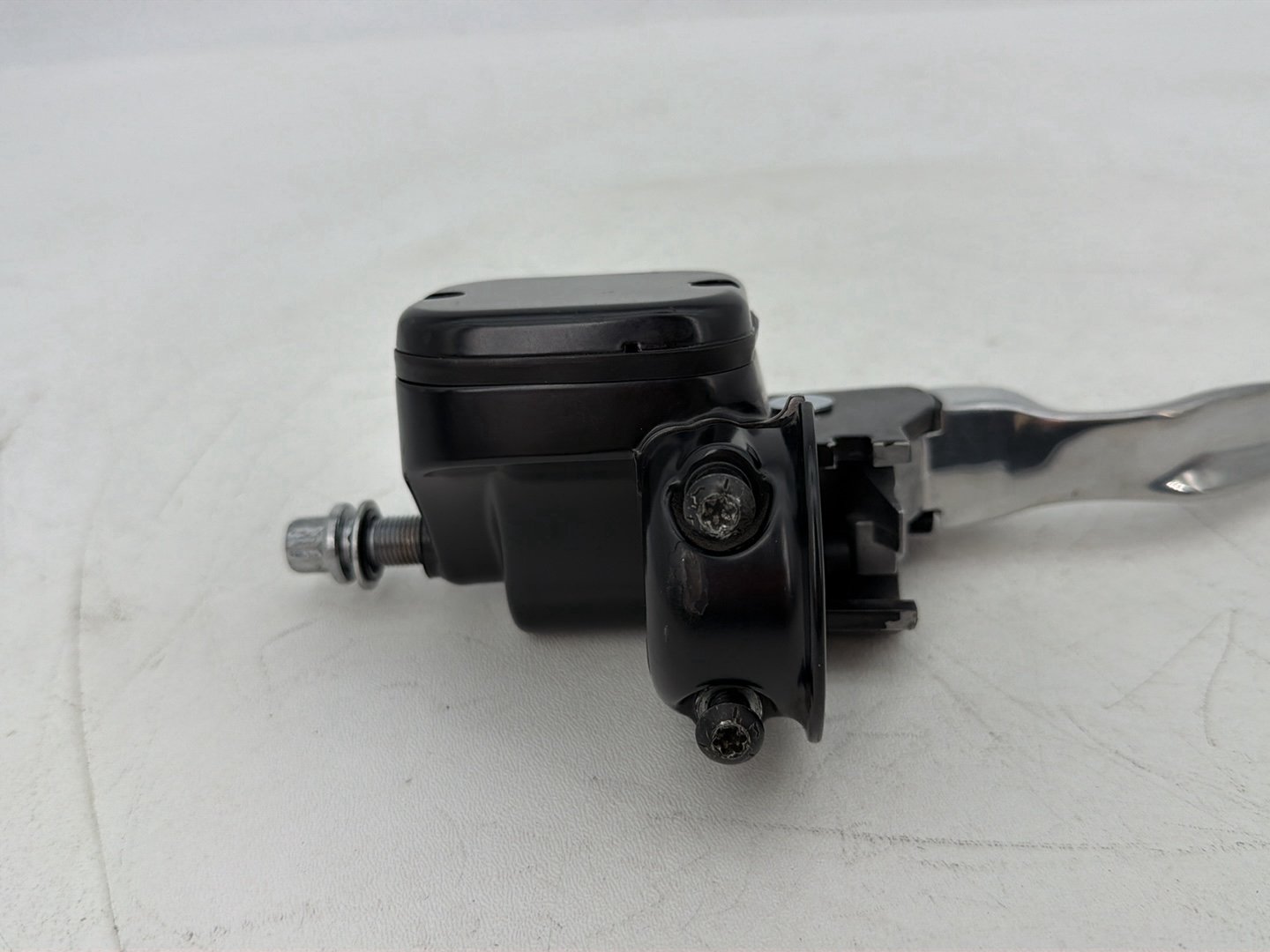2007 - 2017 Harley-Davidson Dyna Super Glide Custom Front Right Brake Lever Master Cylinder 45019-06A