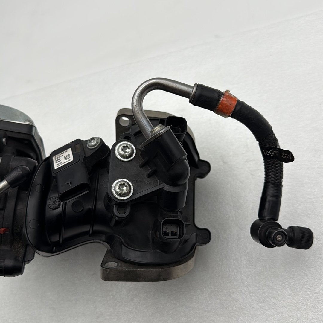 2018 - 2025 Harley-Davidson Softail Fat Bob 114 Engine Intake Manifold Throttle Body 27300122