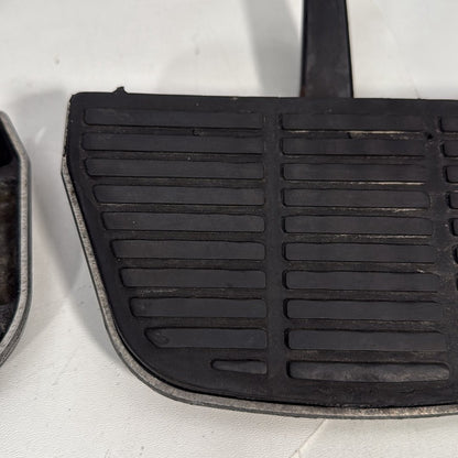 1999 - 2006 Harley-Davidson Touring Electra Glide Ultra Left & Right Passenger Floorboard Foot Rest 52719-93B