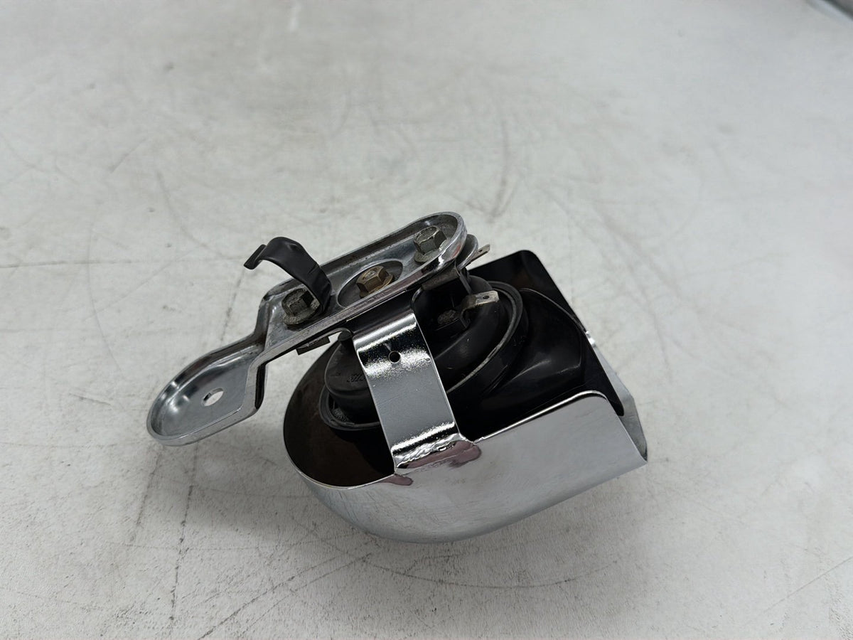 2003 Harley Softail Deuce FXSTD OEM Horn Signal Klaxon Chrome Cover