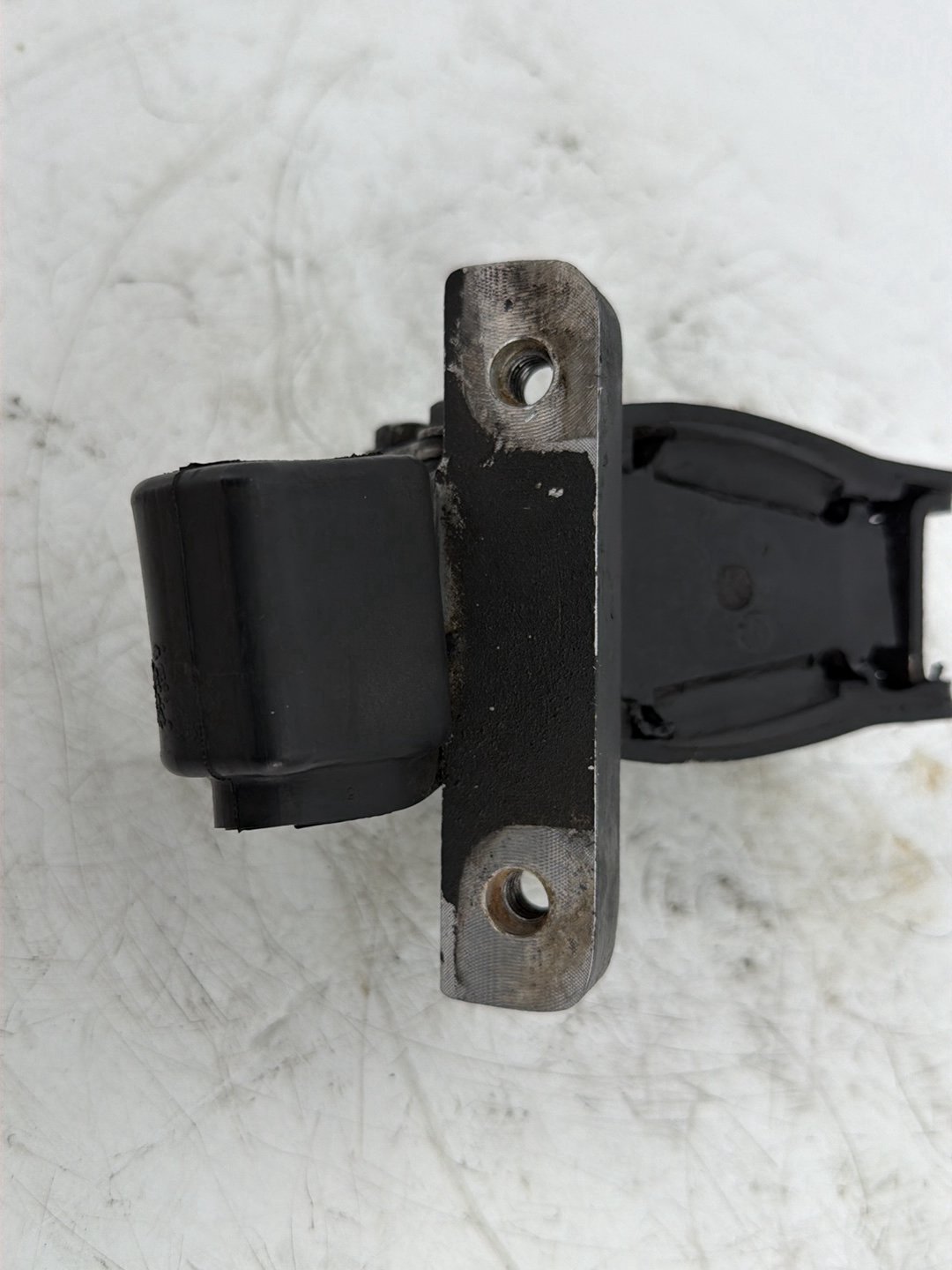 2008 Harley Touring FLHTCUI Electra Glide Ultra OEM Engine Motor Mount Bracket