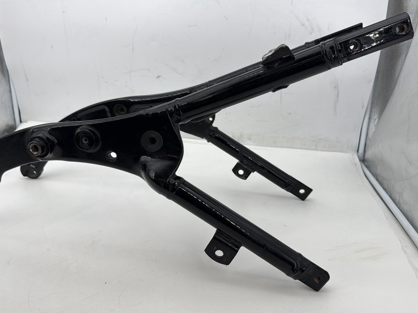 2013 Harley Street Glide Touring FLHX OEM Rear Back Sub Frame Rail Bar 48079-09BHP