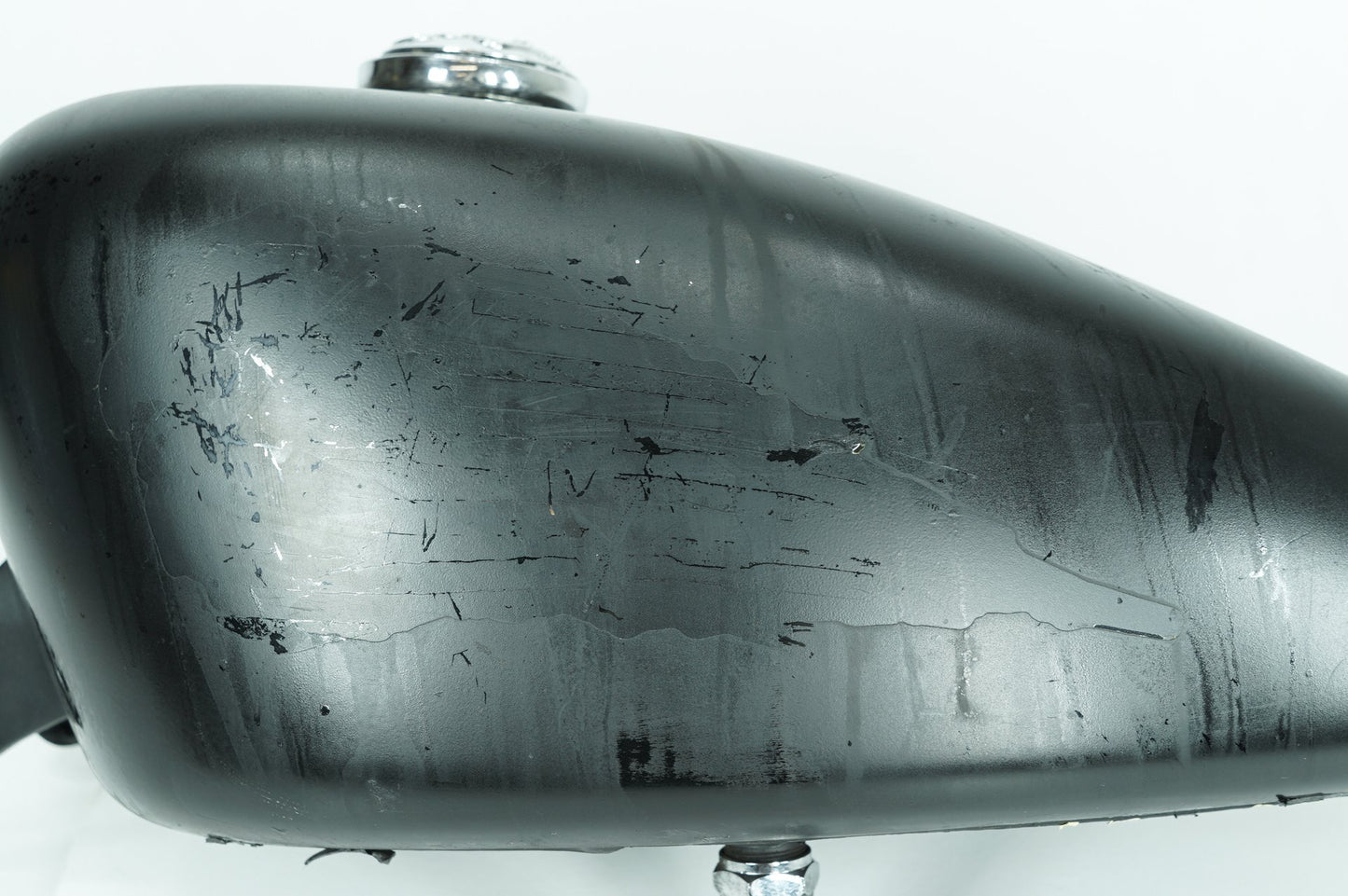 2004 - 2013 Harley-Davidson Sportster Base 883 Fuel Gas Tank Gasoline Reservoir 61348-04
