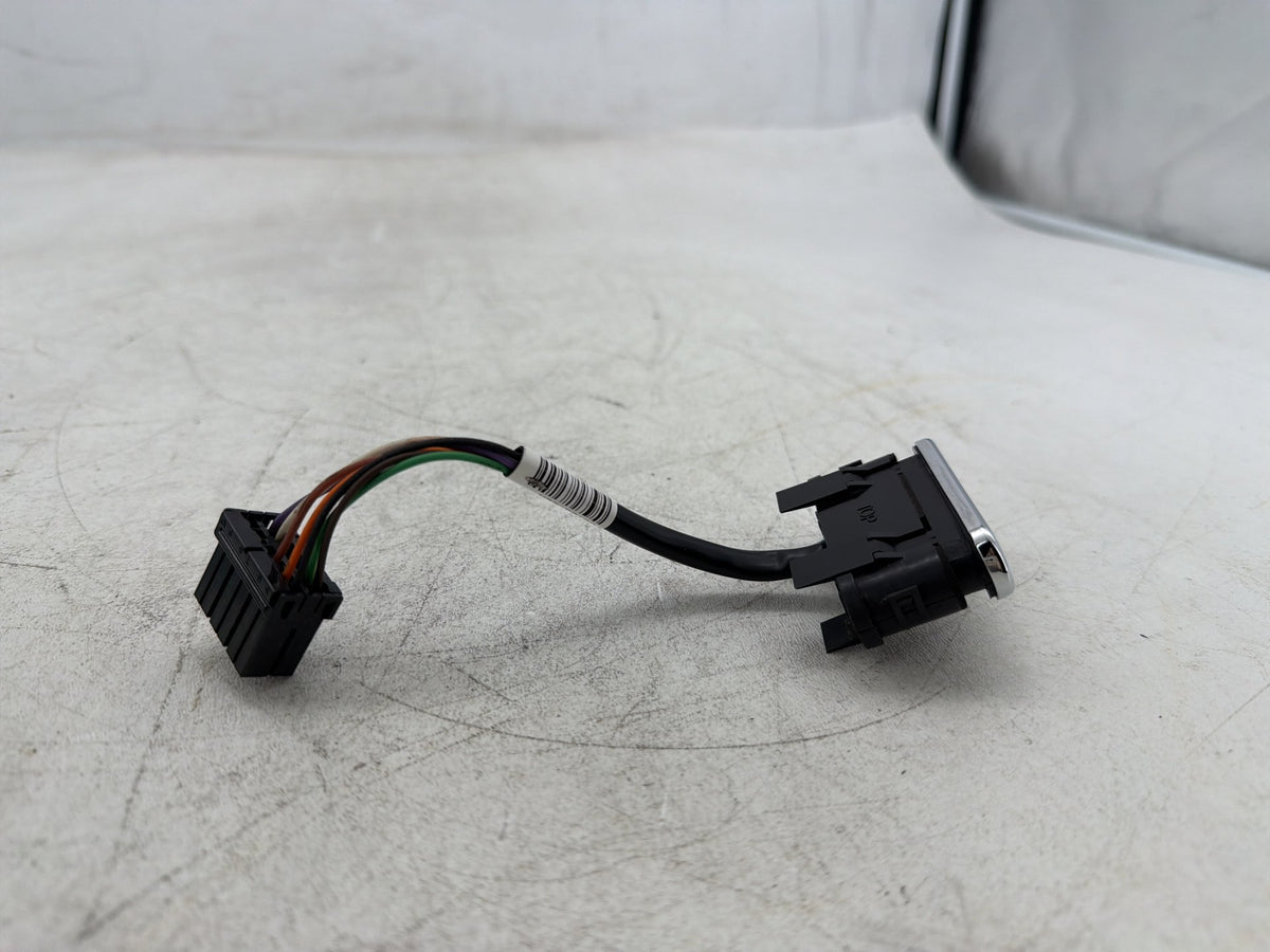 09 Harley Electra Glide Touring CVO OEM Dash Indicator Lamp Wire Plug 68789-96A