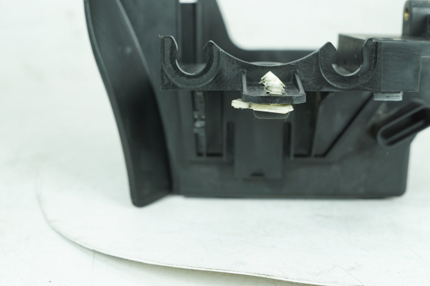 2008 - 2016 Harley-Davidson Touring Electra Glide Ultra Lower Battery Tray Stay Box Cover Panel 66000010