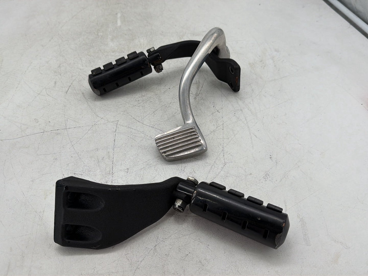 2008 Harley Dyna Fat Bob FXDF OEM Left Right Foot Brake Control Pegs