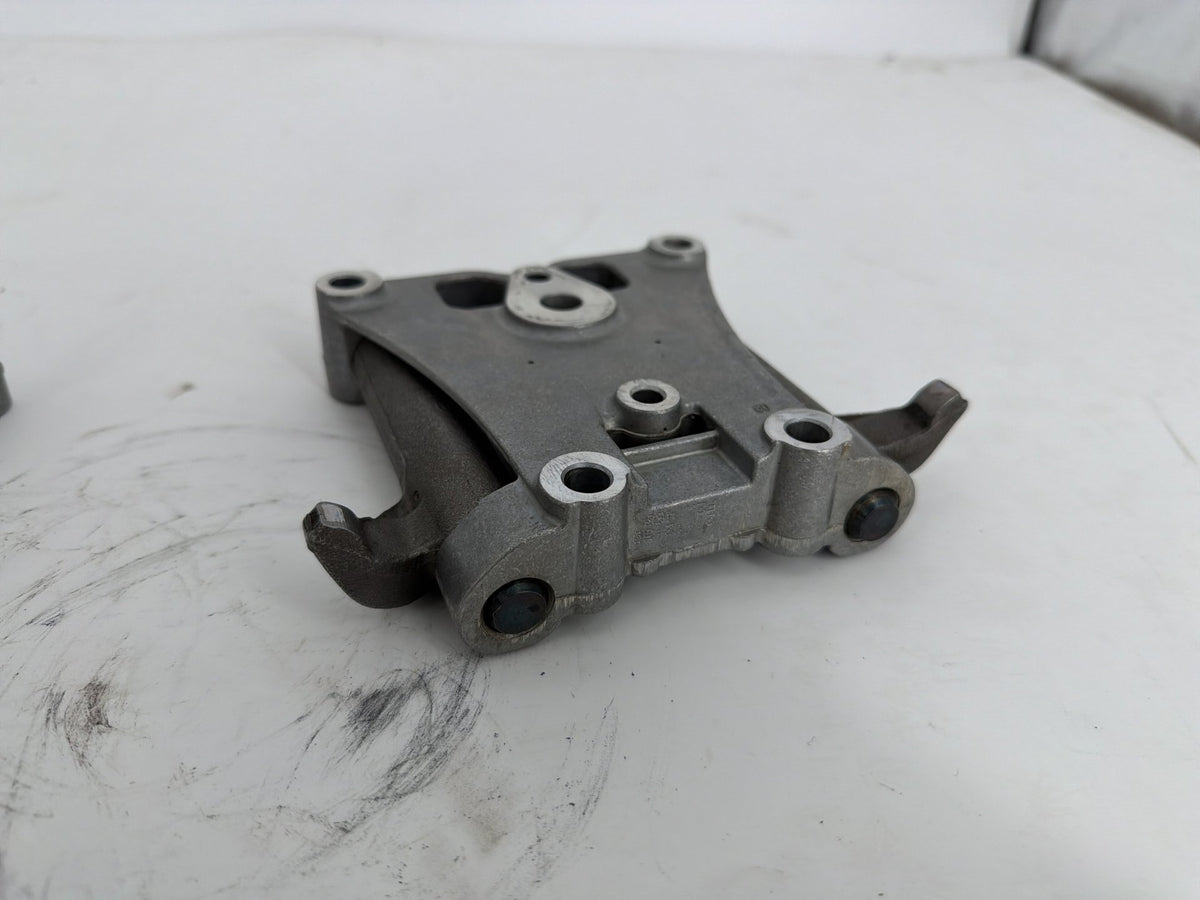 2016 Harley Touring FLHXS Street Glide OEM Engine Twin Cam Rocker Arms 17593-99